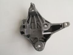 RENAULT CLIO- 2- HB- 98/01; MOTOR ÜST BAĞLANTI KULAĞI (TAKOZ) (ALÜMİNYUM) 8200101849