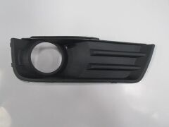 FORD FOCUS C MAX- 04/06; SİS LAMBA KAPAĞI SAĞ SİYAH SİS DELİKLİ 3M51R19952AD