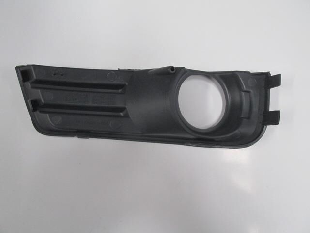 FORD FOCUS C MAX- 04/06; SİS LAMBA KAPAĞI SAĞ SİYAH SİS DELİKLİ 3M51R19952AD