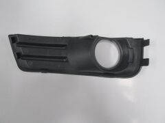 FORD FOCUS C MAX- 04/06; SİS LAMBA KAPAĞI SAĞ SİYAH SİS DELİKLİ 3M51R19952AD