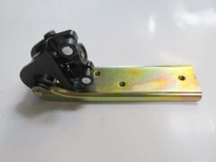 RENAULT MASTER- 2- 04/10; SÜRGÜLÜ KAPI ORTA RAY BAĞLANTISI SAĞ 7700352379
