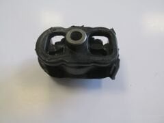 NISSAN PRIMERA- P11- 97/99; ÖN MOTOR TAKOZU (GA16-1.6) 11271-70J01
