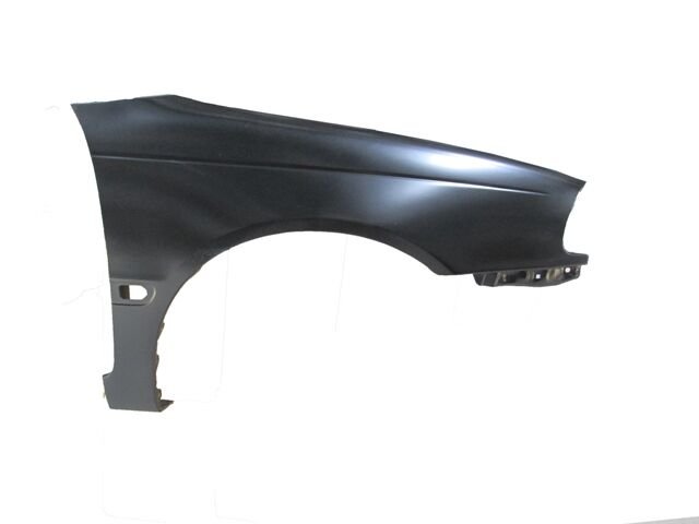 TOYOTA AVENSIS- 98/00; ÖN ÇAMURLUK DELİKLİ SAĞ (TYG) 53811-05030