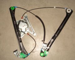 AUDI A4- 95/99; ÖN CAM KRİKOSU SAĞ ELEKTRİKLİ/MOTORSUZ (TW) 8D0837462