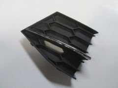 SKODA RAPID- 16/18; TAMPON PANJURU SAĞ NİKELAJ ÇITALI (SİS LAMBASI YANI) (TW-Y) 3V0853666A9B9