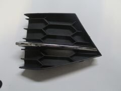 SKODA RAPID- 16/18; TAMPON PANJURU SOL NİKELAJ ÇITALI (SİS LAMBASI YANI) (TW-Y) 3V0853665A9B9