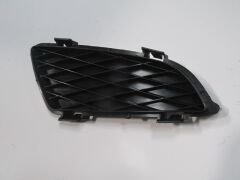MAZDA 6- SD- 03/06; SİS LAMBA KAPAĞI SAĞ SİS DELİKSİZ SİYAH (TW) GK2A50C11B