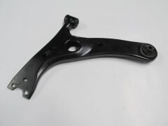TOYOTA RAV4- 01/04; ÖN ALT TABLA SOL ROTİLSİZ (SALINCAK) (SH) 4806942040
