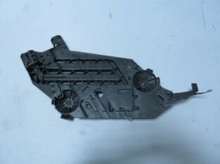 SKODA OCTAVIA- 10/12; FAR ALT BAĞLANTI BRAKETİ SOL (FAR ALT TAŞIYICISI/YIKAMASIZ) PLASTİK (TW-Y) 1Z0941463