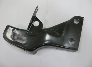 TOYOTA HILUX- PICK UP LN106- 89/97; ÖN TAMPON BAĞLANTI BRAKETİ SAĞ (TYG) 52011-35060