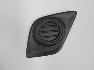 TOYOTA HILUX- PICK UP- 15/19; SİS LAMBA KAPAĞI SAĞ SİS DELİKSİZ (LM) 52127-0K200