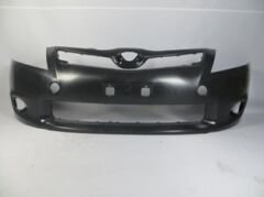 TOYOTA AURIS- 11/12; ÖN TAMPON KOYU GRİ (ÇEKİ DEMİRİ DELİKLİ/SİS DELİKLİ) (TÜV) (TYG) 52119-0Z904