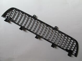 MITSUBISHI L200- PICK UP- 10/13; ÖN TAMPON PANJURU ORTA (ÇİFT KABİN)(FPI) 6402A182T