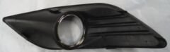 FORD FOCUS- SD/HB- 08/11; SİS LAMBA KAPAĞI SAĞ SİS DELİKLİ SİYAH (SİS YUVASI NİKELAJLI) (TW) 1528560