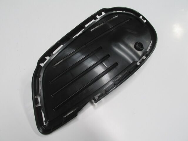 MERCEDES C CLASS- W205- 14/17; SİS LAMBA KAPAĞI BRAKETİ SAĞ SENSÖR DELİKLİ (AMG)(TW) 2058854123
