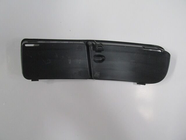 VOLKSWAGEN POLO- 3- 95/99; SİS LAMBA KAPAĞI SAĞ SİS DELİKSİZ 6N0853666B