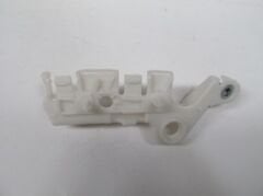 RENAULT MEGANE- 3- HB- 14/15; ÖN TAMPON BAĞLANTI BRAKETİ SOL (YAN KULAĞA BAĞLANAN) (TW) 620508228R