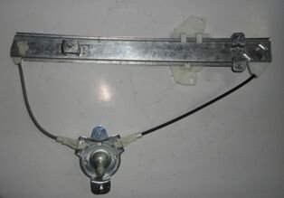 HYUNDAI ELANTRA- 98/01; ÖN CAM KRİKOSU SAĞ MANUEL 82402-29001