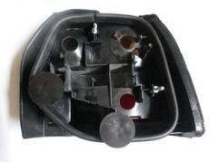 RENAULT R19- EUROPA- 92/01; STOP LAMBASI SOL (SEDAN) FÜME/KIRMIZI (DUYSUZ) (PLEKSAN) 7701036018