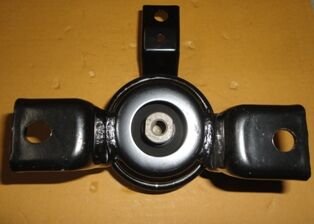 MITSUBISHI LANCER- 04/08; ÖN MOTOR TAKOZU SAĞ (TENACITY) MR403666