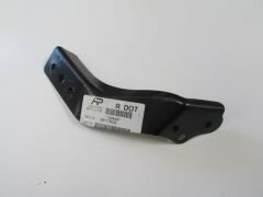 MERCEDES C CLASS- W204- 07/11; ÖN TAMPON DEMİRİ BRAKETİ SOL (TW) 2046200185