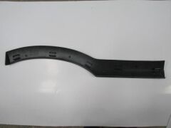 OPEL ZAFIRA- 99/04; ARKA ÇAMURLUK AĞZI PLASTİĞİ SAĞ SİYAH 1107006