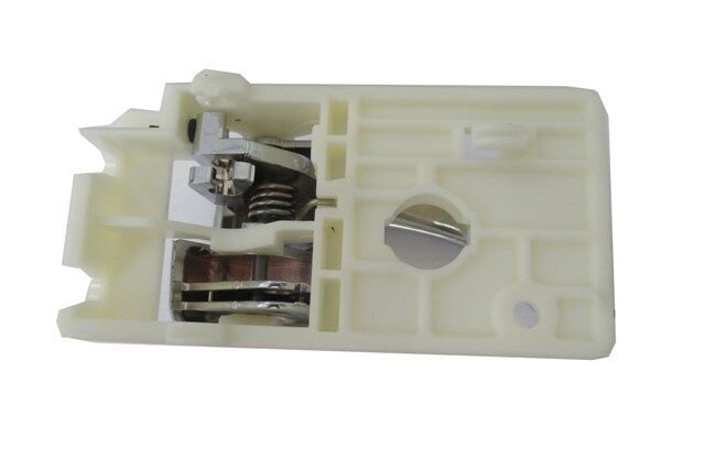 HYUNDAI TUCSON- 05/10; ÖN KAPI İÇ AÇMA KOLU SOL NİKELAJLI 82610-2E000