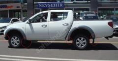 MITSUBISHI L200- PICK UP- 10/15; ARKA ÇAMURLUK AĞZI PLASTİĞİ SOL (DODİK) 4X2 MZT202T03