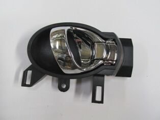NISSAN JUKE- 11/19; ÖN KAPI İÇ AÇMA KOLU SAĞ SİYAH (ELCEĞİ NİKELAJLI) (HUSHAN) 80670-1HH0B