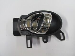 NISSAN JUKE- 11/19; ÖN KAPI İÇ AÇMA KOLU SOL SİYAH (ELCEĞİ NİKELAJLI) (HUSHAN) 80671-1HH0B