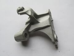 RENAULT MEGANE- 4- SD- 21/24; MOTOR BEŞİĞİ BAĞLANTI AYAĞI SOL (BEŞİK DARBE EMİCİ) 548512672R