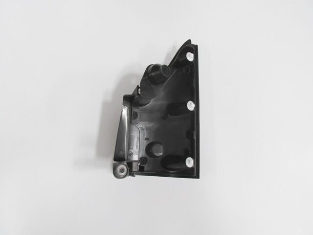 RENAULT KANGOO- 4- 14/21; STOP LAMBASI ALT PLASTİĞİ SOL (TEK KAPI) 8200642150