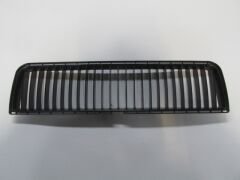 SKODA OCTAVIA- 01/10; ÖN TAMPON PANJURU ORTA SİYAH (TYG) 1U0853677B41