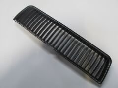 SKODA OCTAVIA- 01/10; ÖN TAMPON PANJURU ORTA SİYAH (TYG) 1U0853677B41