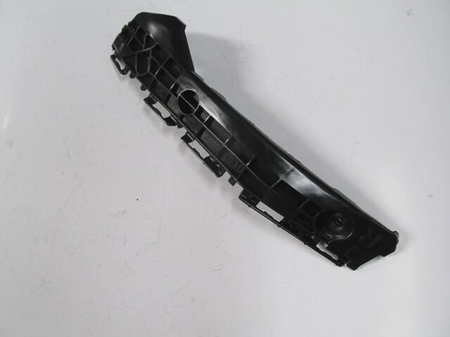 TOYOTA YARIS- 11/16; ARKA TAMPON BAĞLANTI BRAKETİ SAĞ PLASTİK (TYG) 52575-0D130
