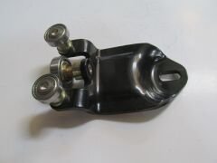 FORD CUSTOM- 18/24; SÜRGÜLÜ KAPI ÜST RAY BAĞLANTISI SAĞ/SOL AYNI (ADET) BK31 V25028 AD