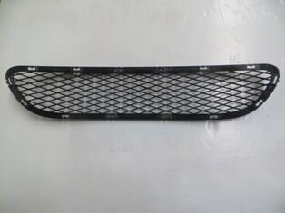 BMW 3 SERI- E90- 09/11; ÖN TAMPON PANJURU ORTA (TW) 51117198906