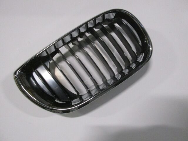 BMW 3 SERI- E46- SD- 02/05; ÖN PANJUR SAĞ SİYAH/NİKELAJ ÇERÇEVELİ (TYG) 51137030546