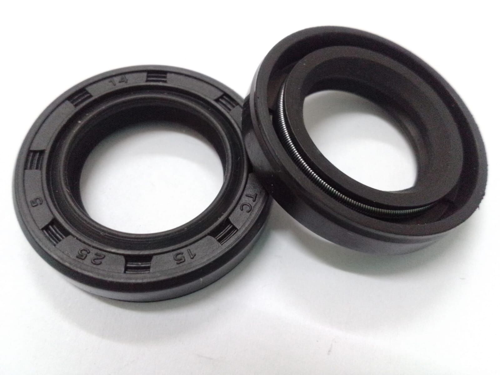 15X25X5 TC NBR ENDÜSTRİYEL YAĞ KEÇESİ