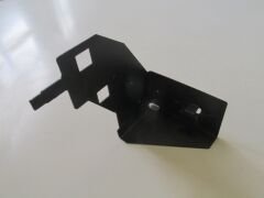 RENAULT CLIO- 4- HB- 13/16; ÖN TAMPON ÇAMURLUK BAĞLANTI BRAKETİ SAĞ (SAC) (EAGLE BODY) 641803356R