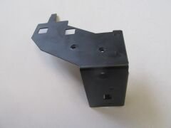 RENAULT CLIO- 4- HB- 16/20; ÖN TAMPON ÇAMURLUK BAĞLANTI BRAKETİ SAĞ (SAC) (EAGLE BODY) 641803356R